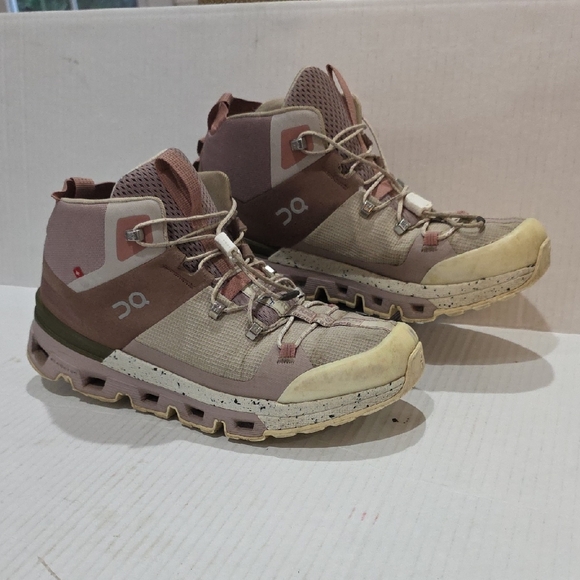On CloudRock 2 Running Women's Athletic HI Top Shoes - Pink and Tan Size 8.5 - Picture 2 of 8